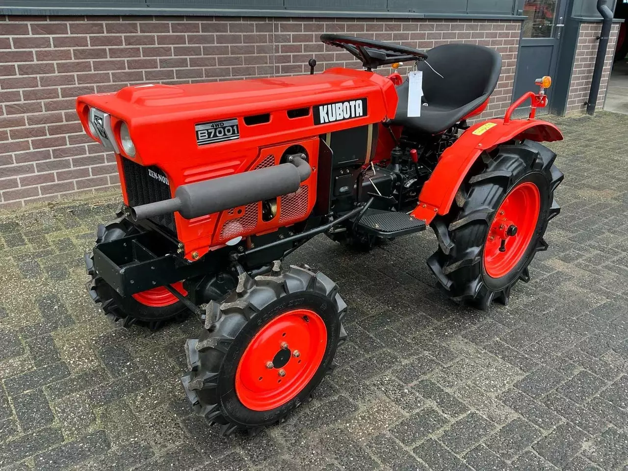 Kubota B7001 4WD