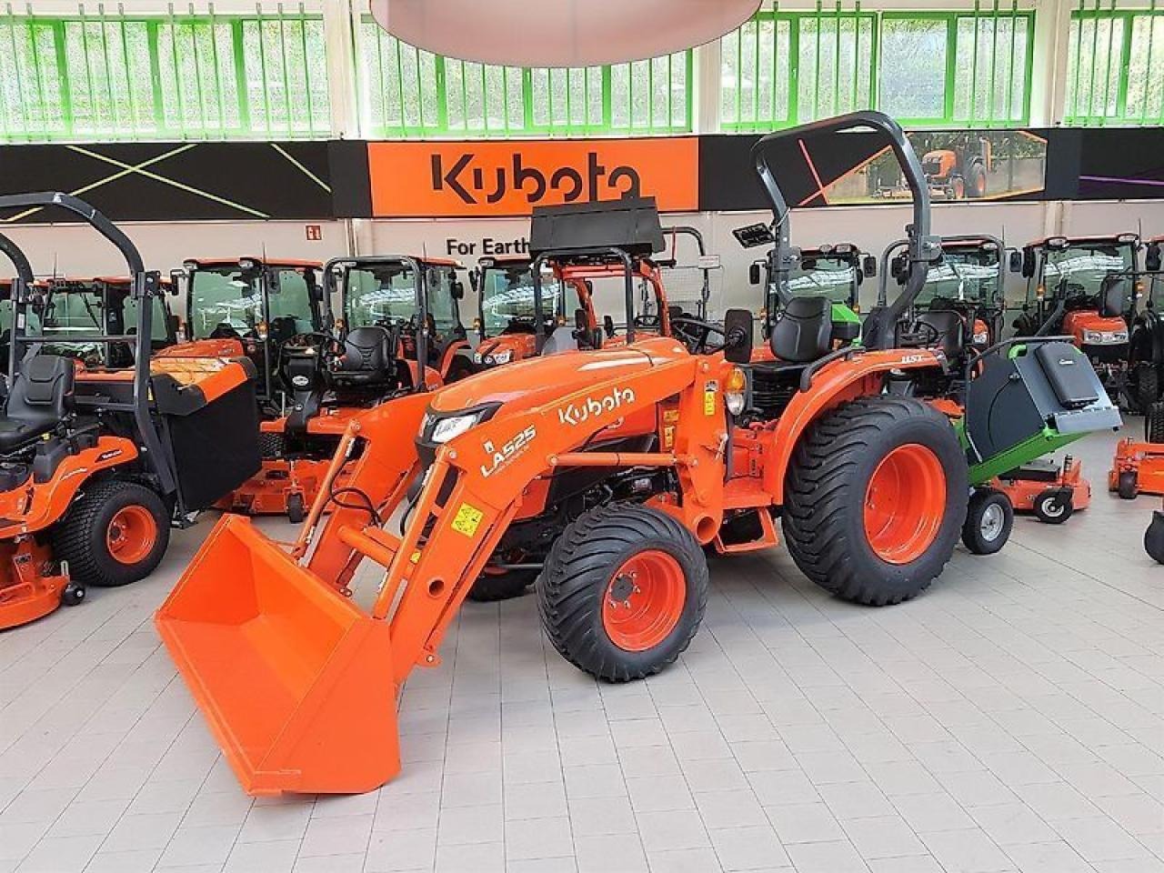 Трактор Kubota l1-382 hst