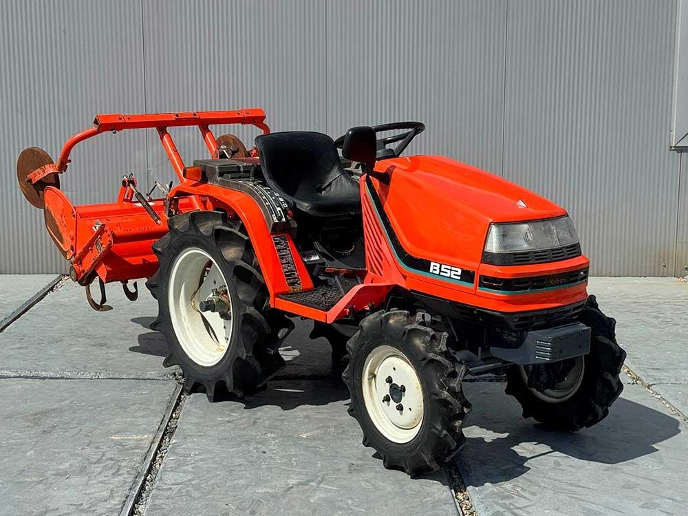 Минитрактор Kubota B52
